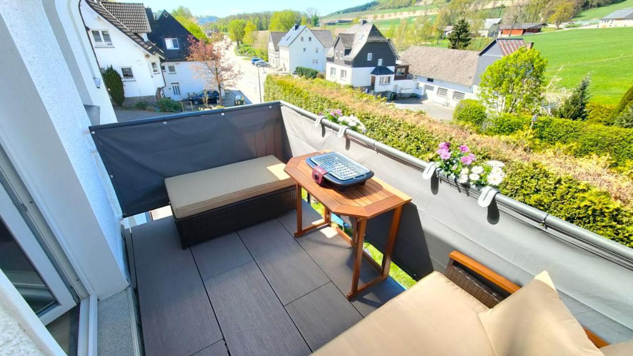 Modernes 3-Zimmer Loft Mit Balkon Hennesee 5 Min Eslohe Exterior foto