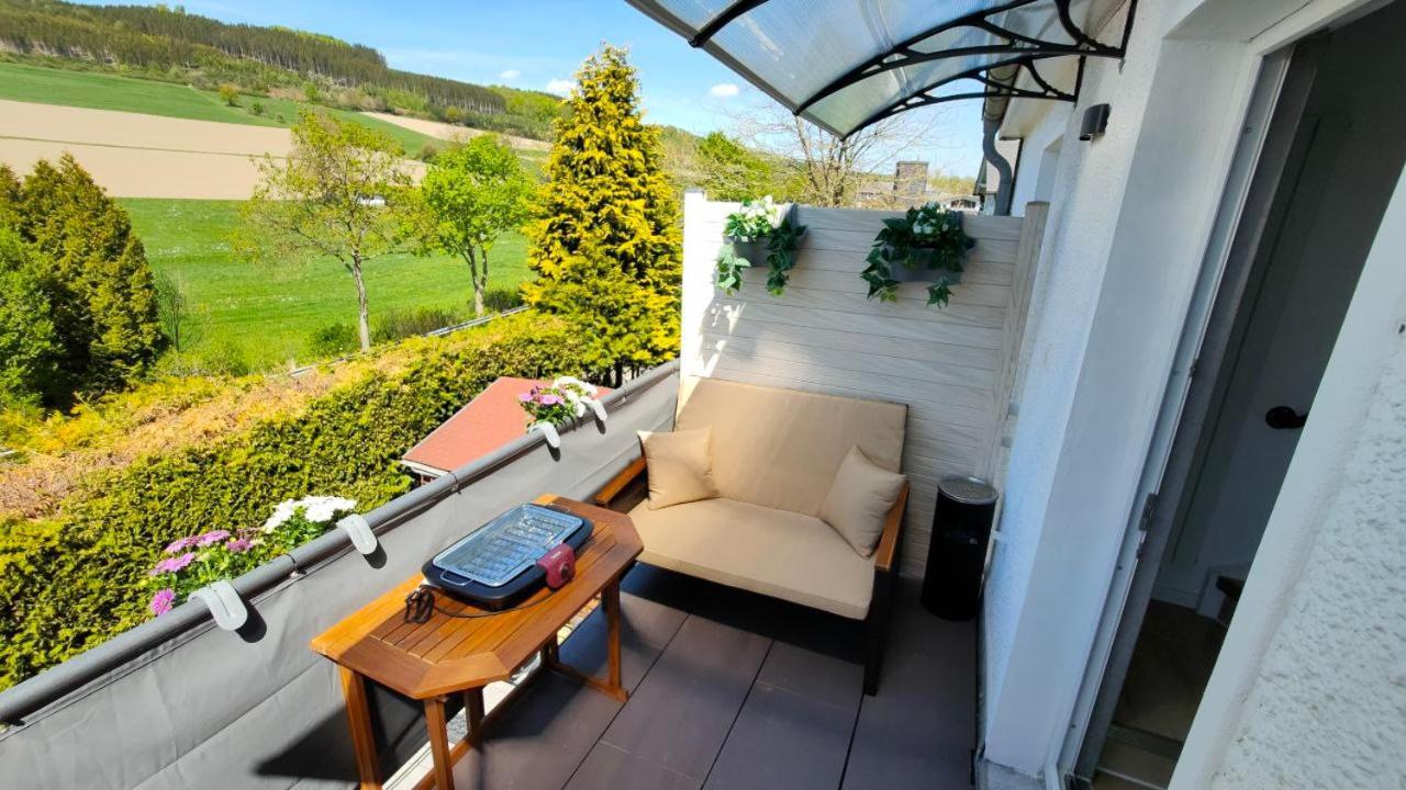 Modernes 3-Zimmer Loft Mit Balkon Hennesee 5 Min Eslohe Exterior foto